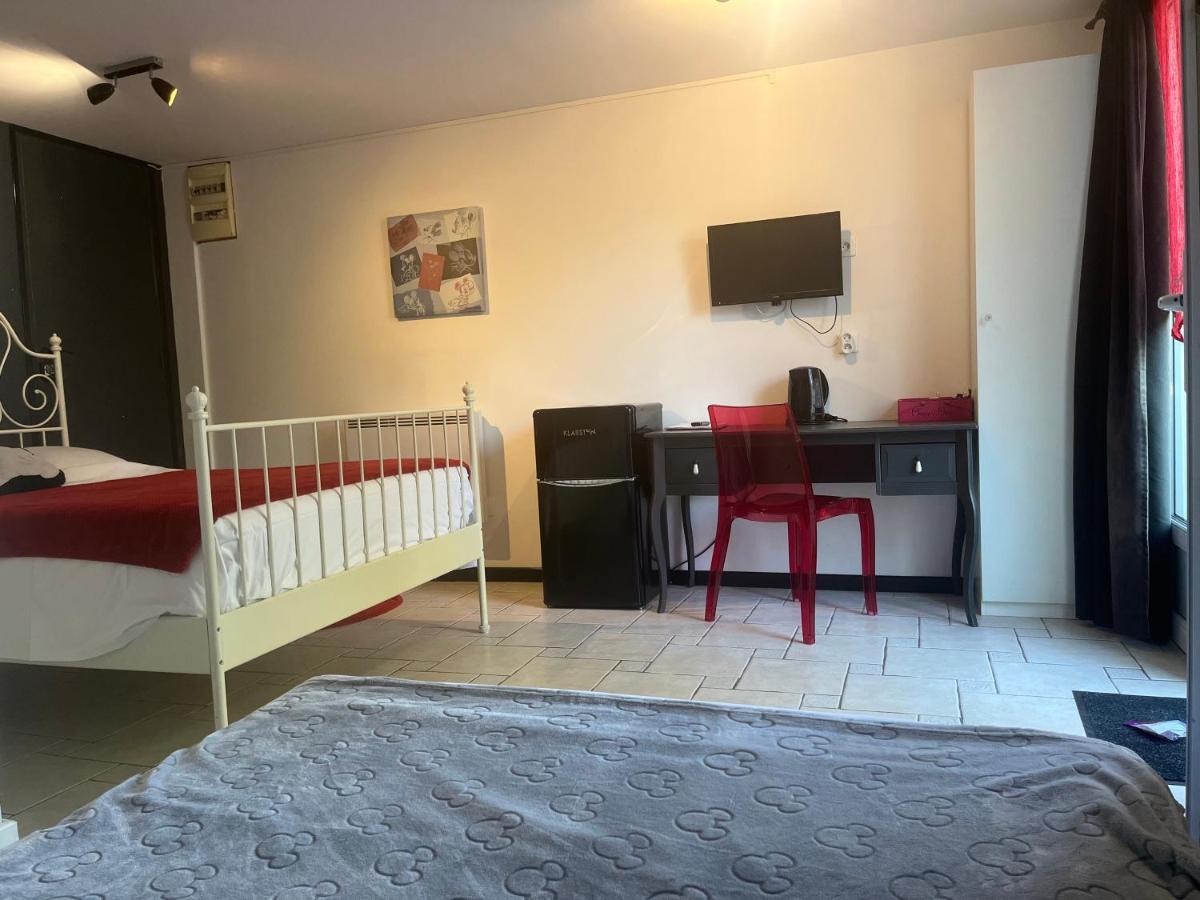 Chambres D'Hotes Poirier Bazin Montry Екстер'єр фото