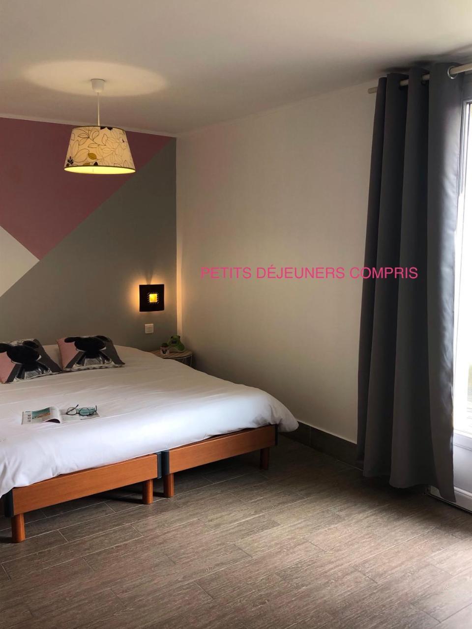 Chambres D'Hotes Poirier Bazin Montry Екстер'єр фото
